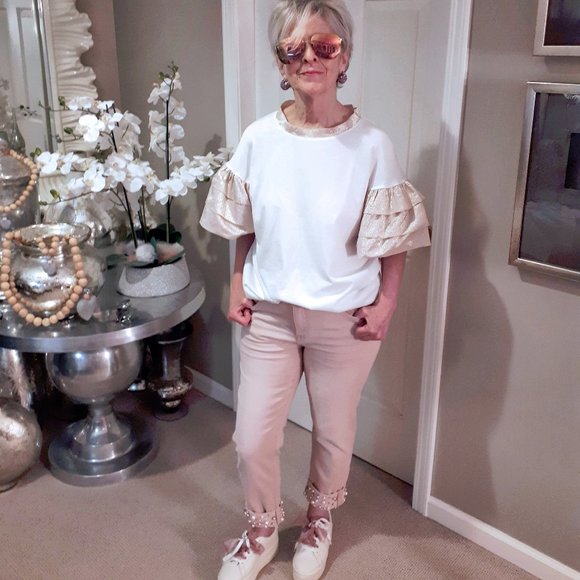 Chepe Tops - NWT Fancy Chepe white & pink ruffle t-shirt Size M